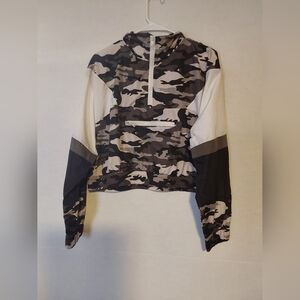 Orange Kiss Jacket, Women’s Camouflage Windbreaker Jacket, Size Large